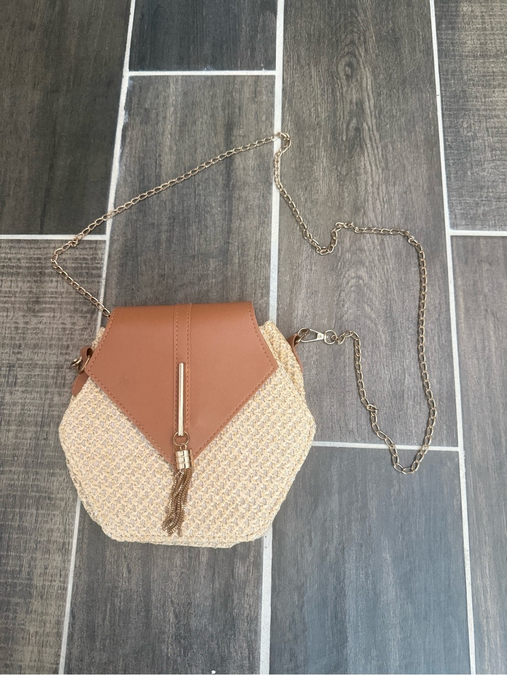 SHEIN Beige Straw Crossbody with Brown Flap and Gold Chain
